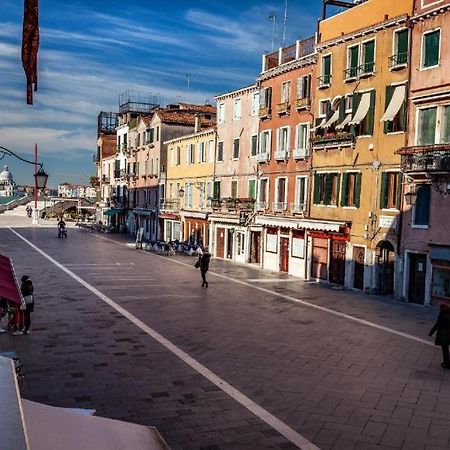 Appartamenti Superior In Via Garibaldi By Bricola Apartments Venedig Exterior foto