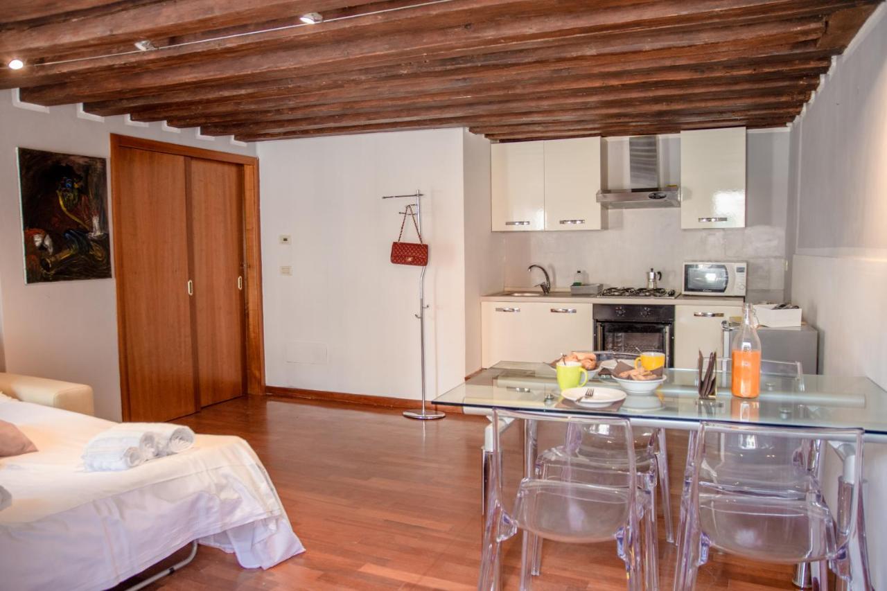 Appartamenti Superior In Via Garibaldi By Bricola Apartments Venedig Exterior foto