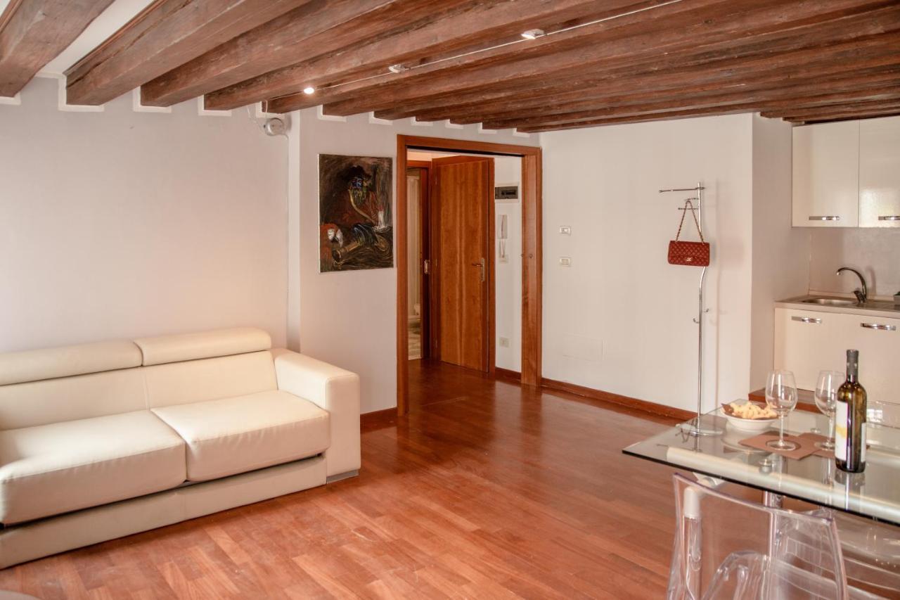 Appartamenti Superior In Via Garibaldi By Bricola Apartments Venedig Exterior foto